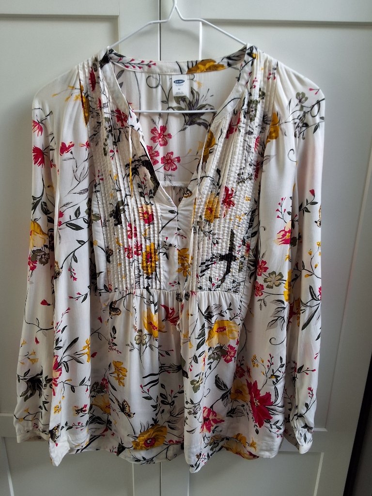 Old Navy Blouse With Long Sleeves